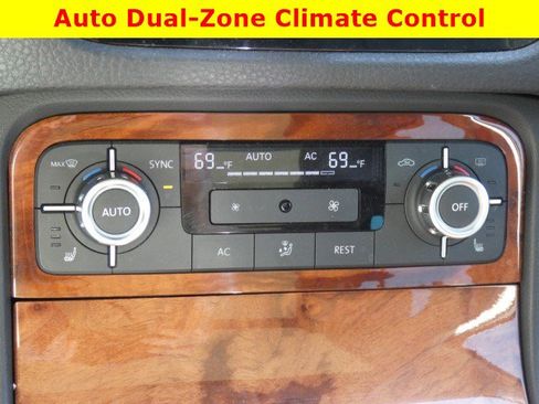 Used 2012 Volkswagen Touareg Executive image 20