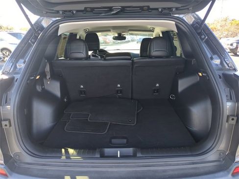 Used 2021 Jeep Cherokee Latitude Plus image 12