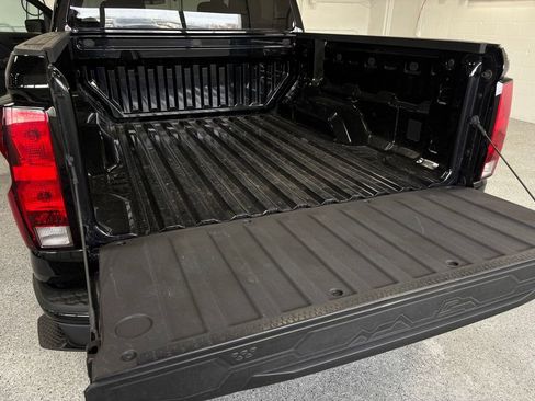 Used 2023 Chevrolet Colorado W/T RWD image 24