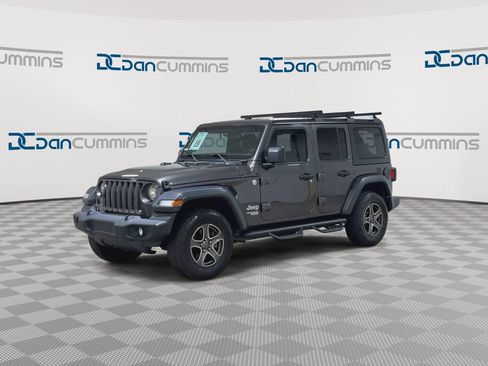 Used 2018 Jeep Wrangler Unlimited Sport S AWD/4WD image 4