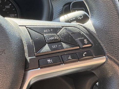 Used 2023 Nissan Kicks SV FWD image 11