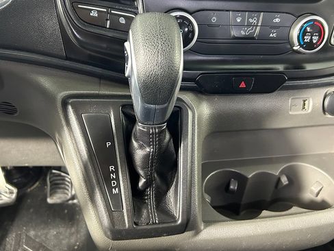 Used 2025 Ford Transit 250 148 Medium Roof RWD image 22