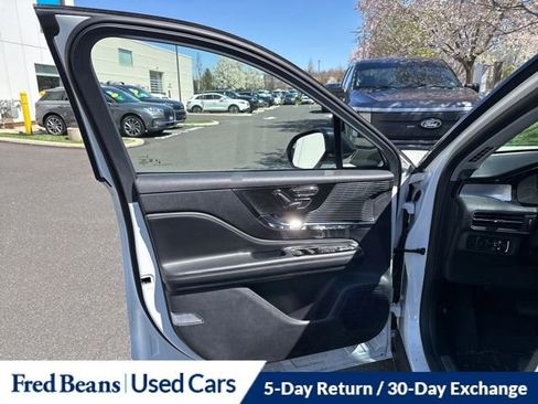 Used 2022 Lincoln Corsair AWD w/ Premium Package image 9