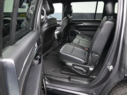 Used 2024 Jeep Wagoneer Series II AWD/4WD image 42