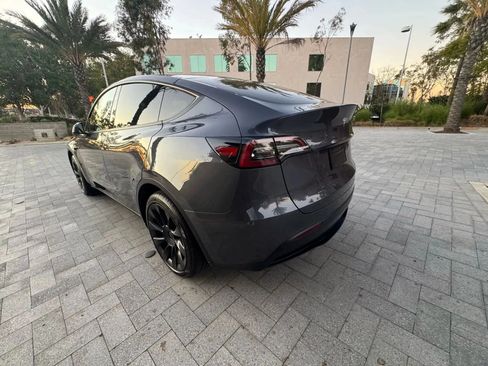 Used 2023 Tesla Model Y 2WD image 4