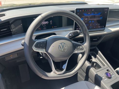 New 2026 Volkswagen Tiguan SE image 32