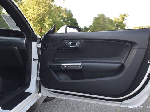 Used 2018 Ford Mustang Coupe w/ Equipment Group 101A RWD image 9