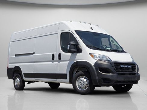 Used 2023 RAM ProMaster 2500 FWD image 2