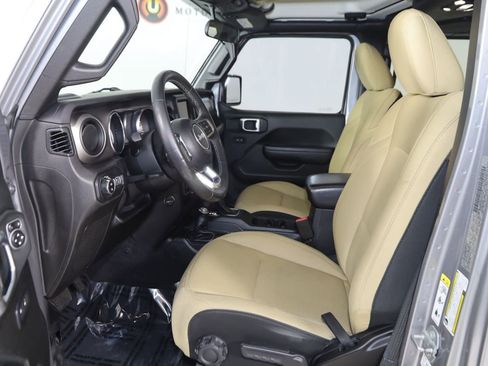 Used 2020 Jeep Gladiator Sport w/ Quick Order Package 24S image 12