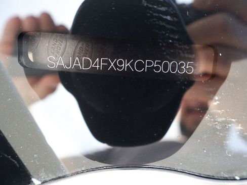 Used 2019 Jaguar XE Premium image 39