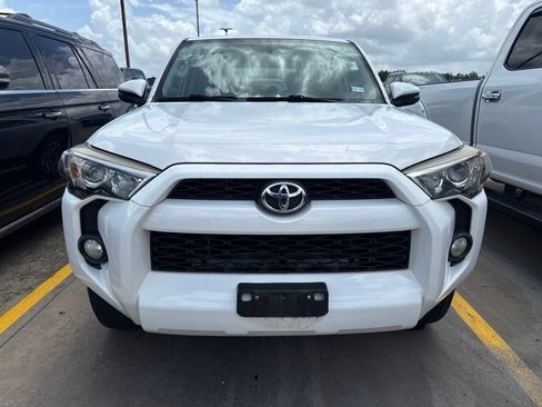 Used 2016 Toyota 4Runner SR5 Premium RWD image 2