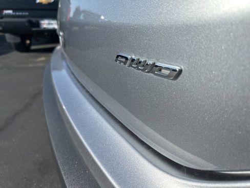 Used 2024 Ford Edge SEL image 11