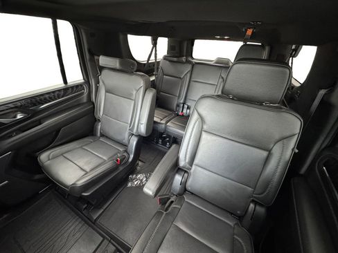 Used 2023 GMC Yukon XL Denali image 15