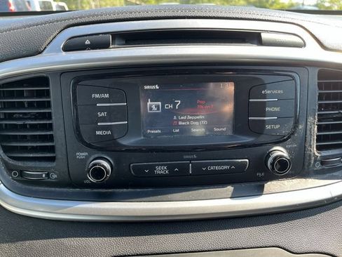 Used 2016 Kia Sorento FWD w/ LX Convenience Package image 13
