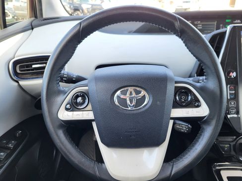 Used 2018 Toyota Prius Four Touring w/ Premium Convenience Package image 9
