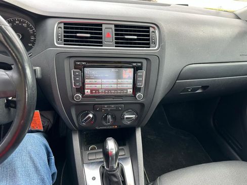 Used 2012 Volkswagen Jetta SE image 16