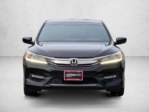 Used 2017 Honda Accord Sport Special Edition image 2