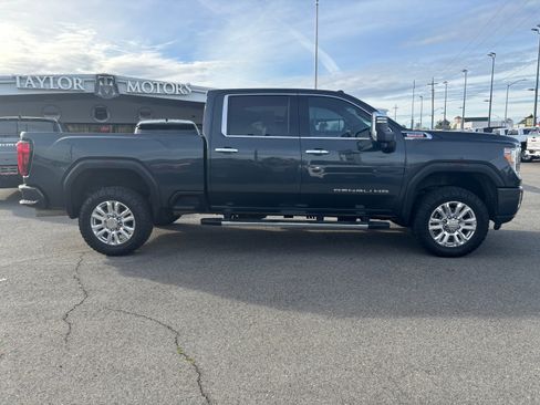 Used 2022 GMC Sierra 3500 Denali AWD/4WD image 4