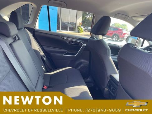 Used 2023 Toyota RAV4 LE FWD image 9