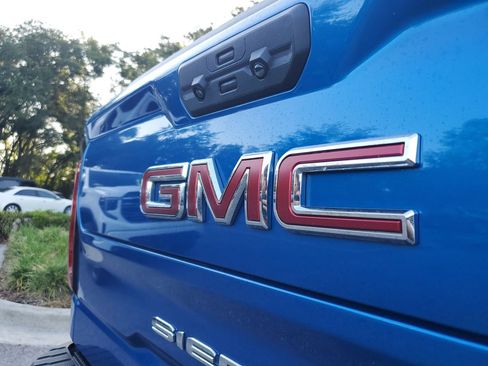 Used 2024 GMC Sierra 1500 AT4 w/ Technology Package AWD/4WD image 6