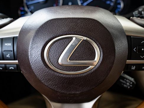 Used 2018 Lexus RX 350L Premium w/ Premium Package image 28