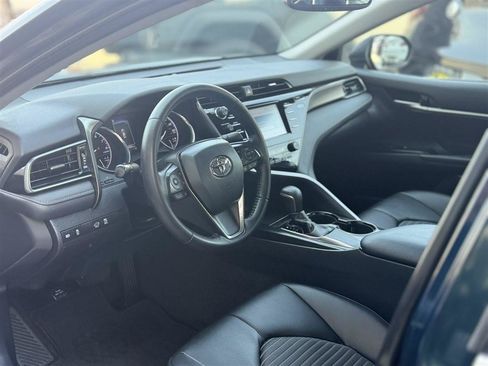 Used 2019 Toyota Camry SE FWD image 18