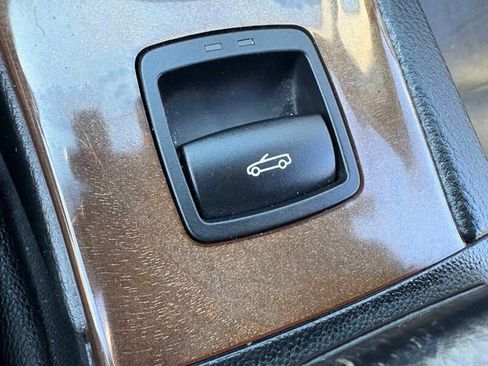 Used 2011 BMW 328i Convertible image 13