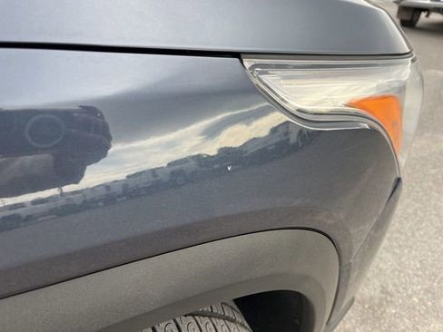 Used 2018 GMC Acadia SLE FWD image 16