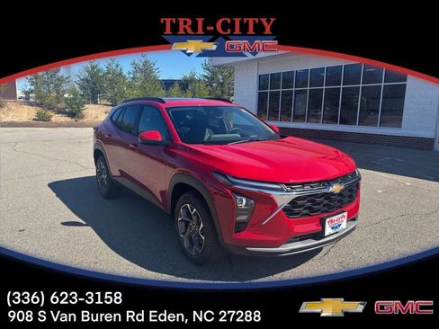 New 2026 Chevrolet Trax LT w/ Sunroof Package image 1