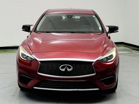 Used 2018 INFINITI QX30 w/ Cargo Package image 2