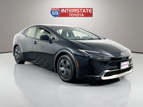Used 2026 Toyota Prius Plug-In Hybrid FWD image 1