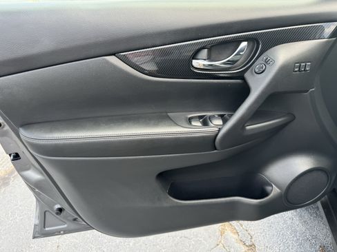 Used 2019 Nissan Rogue SL AWD/4WD image 11