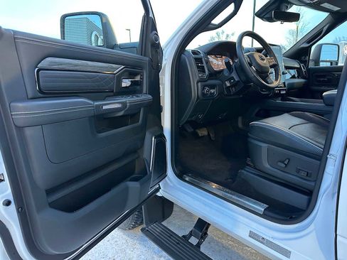 Used 2025 RAM 2500 Limited image 19