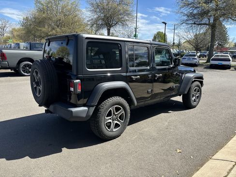 Used 2022 Jeep Wrangler Unlimited Sport image 3