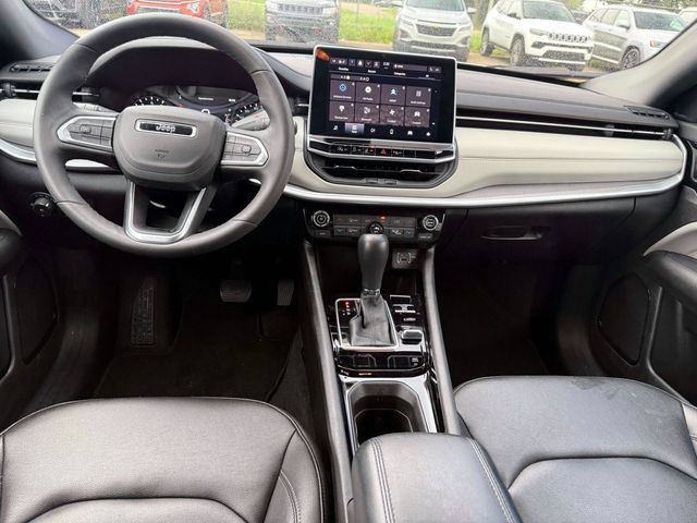 Certified 2025 Jeep Compass Limited AWD/4WD image 15