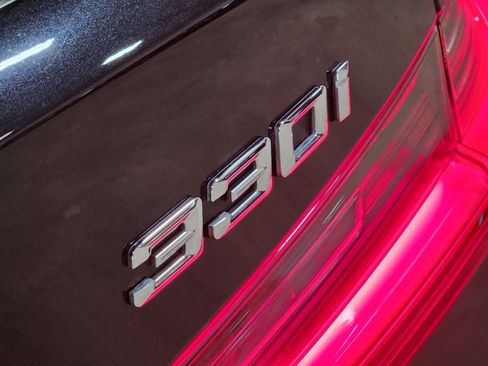 Used 2022 BMW 330i Sedan w/ Driving Assistance Package image 26