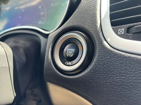 Used 2019 Dodge Durango SXT AWD/4WD image 28