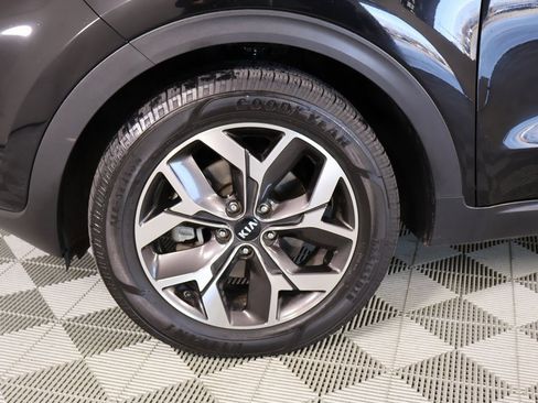 Used 2022 Kia Sportage EX image 17