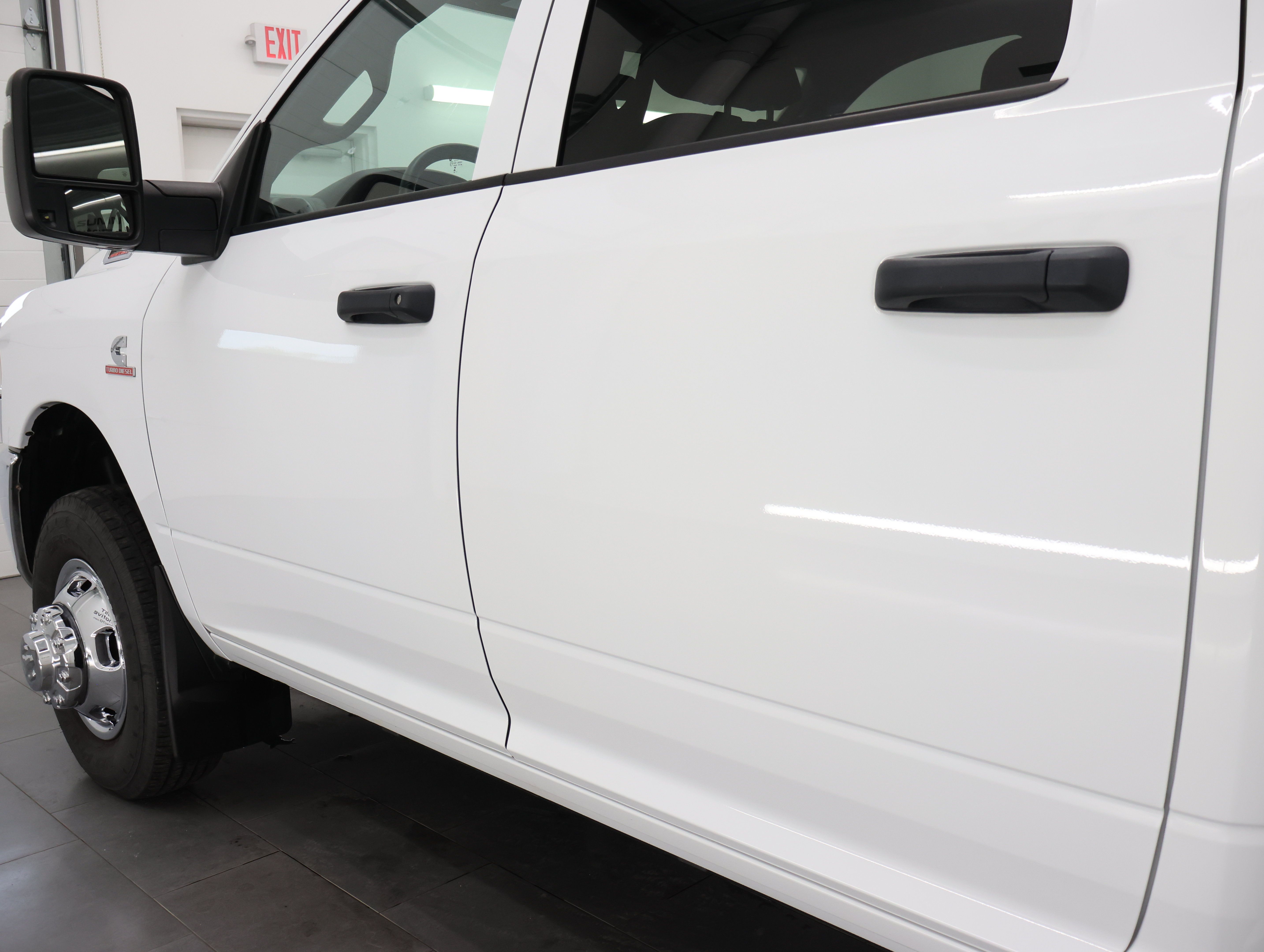 Used 2024 RAM 3500 Tradesman w/ Chrome Appearance Group AWD/4WD image 32