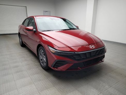 Used 2024 Hyundai Elantra SEL image 13