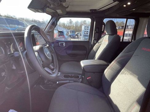 Used 2025 Jeep Wrangler Unlimited Rubicon image 26