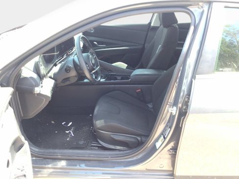 Used 2024 Hyundai Elantra SEL w/ Convenience Package FWD image 9