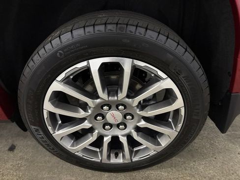 Used 2023 GMC Acadia Denali w/ Denali Technology Package AWD/4WD image 8