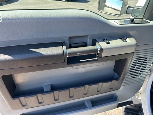 Used 2016 Ford F250 XLT w/ Camper Package image 10