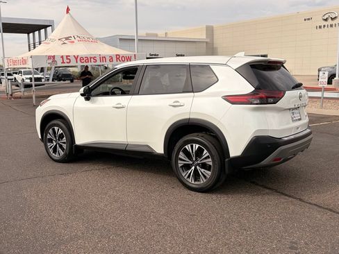 Certified 2023 Nissan Rogue SV FWD image 4