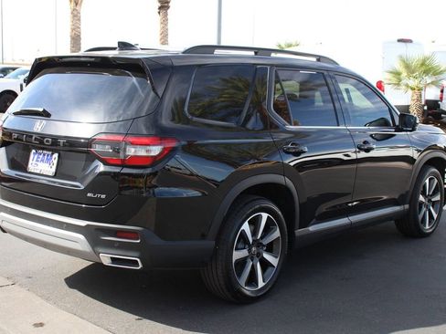 Used 2023 Honda Pilot Elite image 8