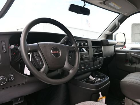 New 2025 GMC Savana 2500 w/ Driver Convenience Package image 17