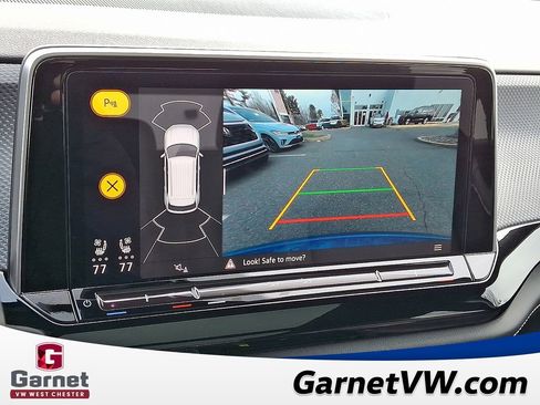 Certified 2024 Volkswagen Atlas Cross Sport SEL R-Line image 18