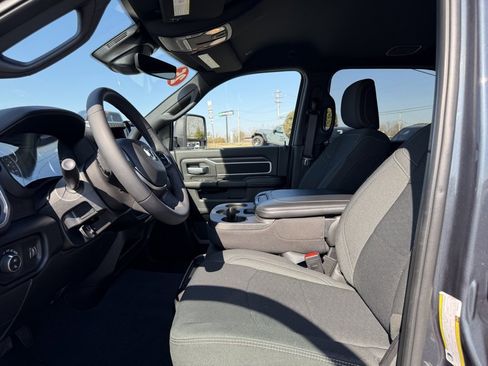 Used 2025 RAM 2500 Big Horn image 15