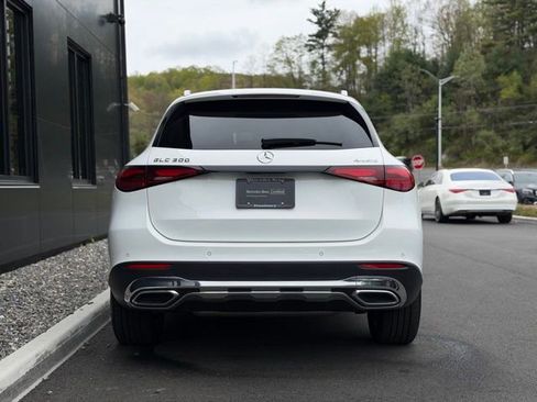 Certified 2025 Mercedes-Benz GLC 300 4MATIC image 6